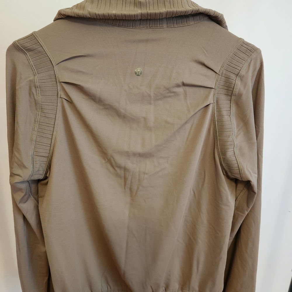 Lululemon Raja Reversible Jacket Sage - Picture 3 of 7